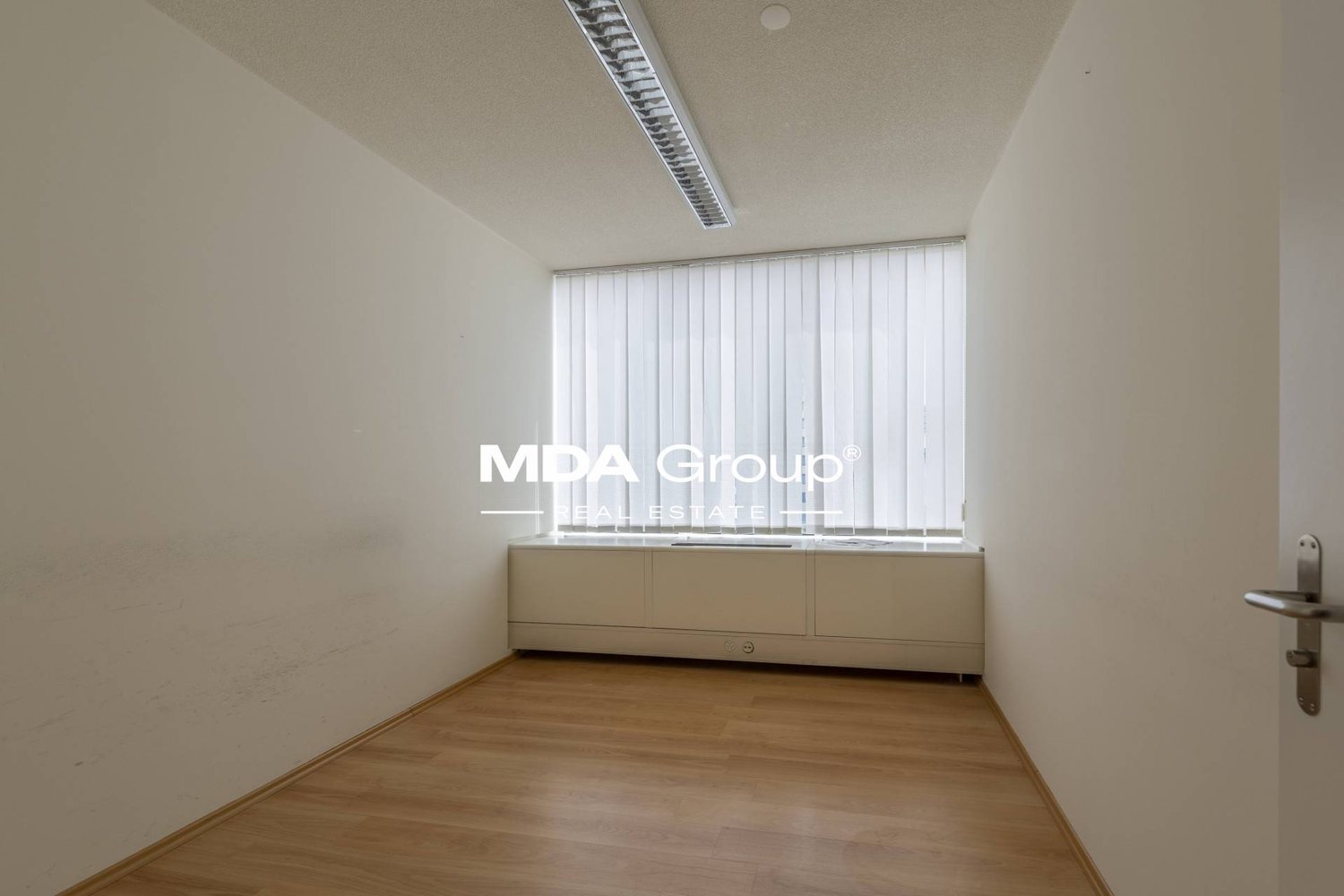 105m² office