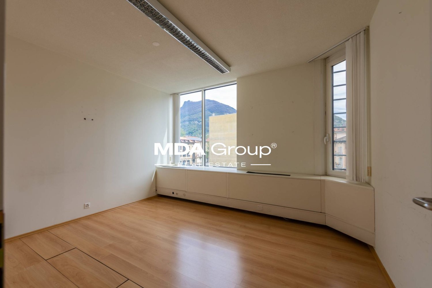 105m² office