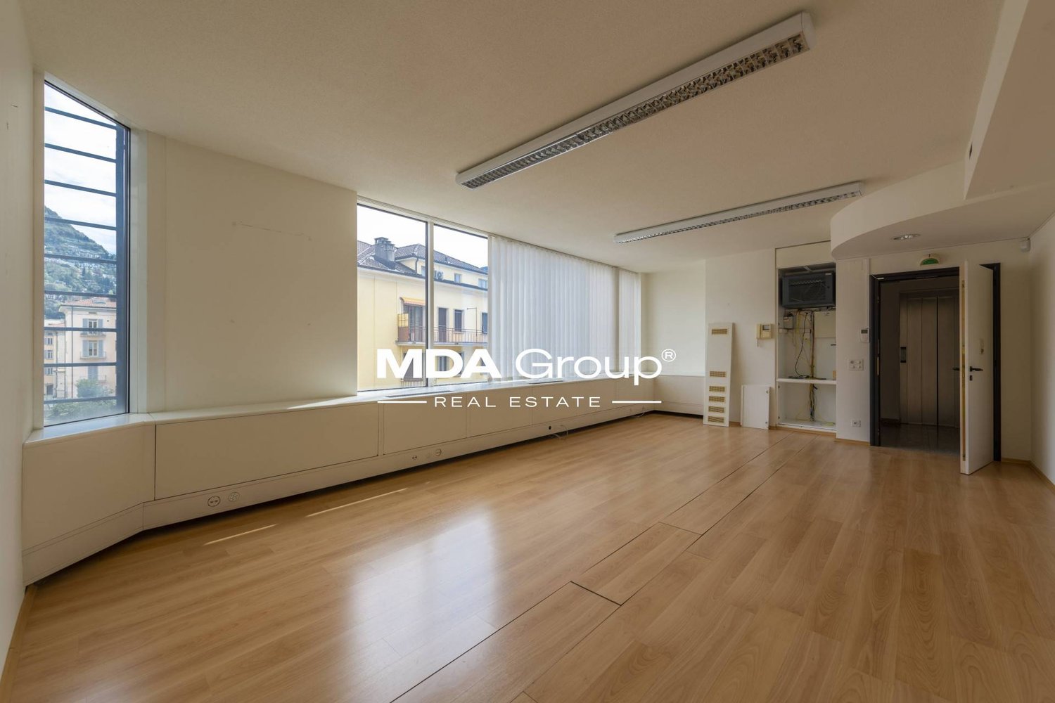 105m² office