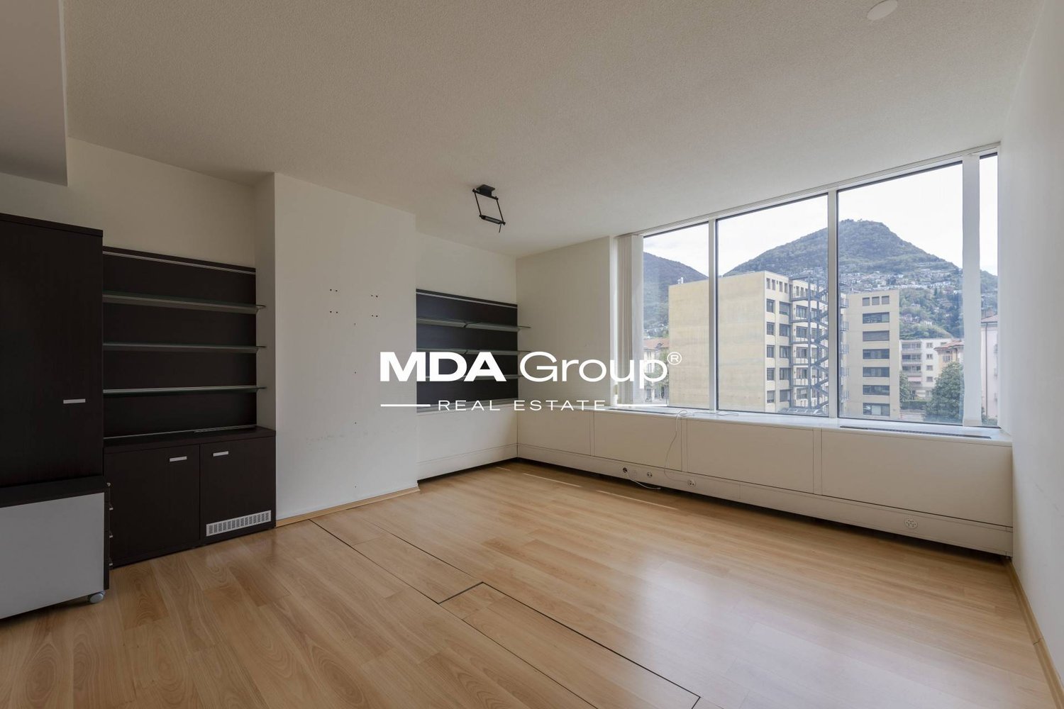 105m² office
