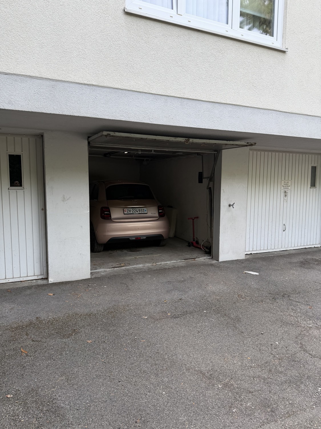 Posto auto interrato, foto 2 di 4