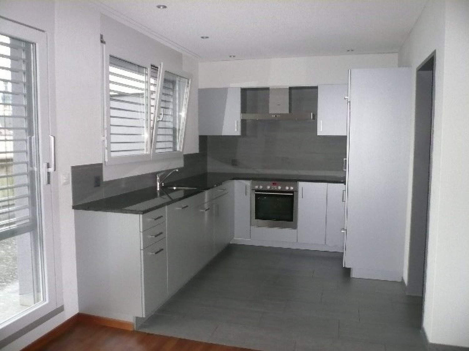 Appartamento mansardato di 2 ½ locali, foto 1 di 9