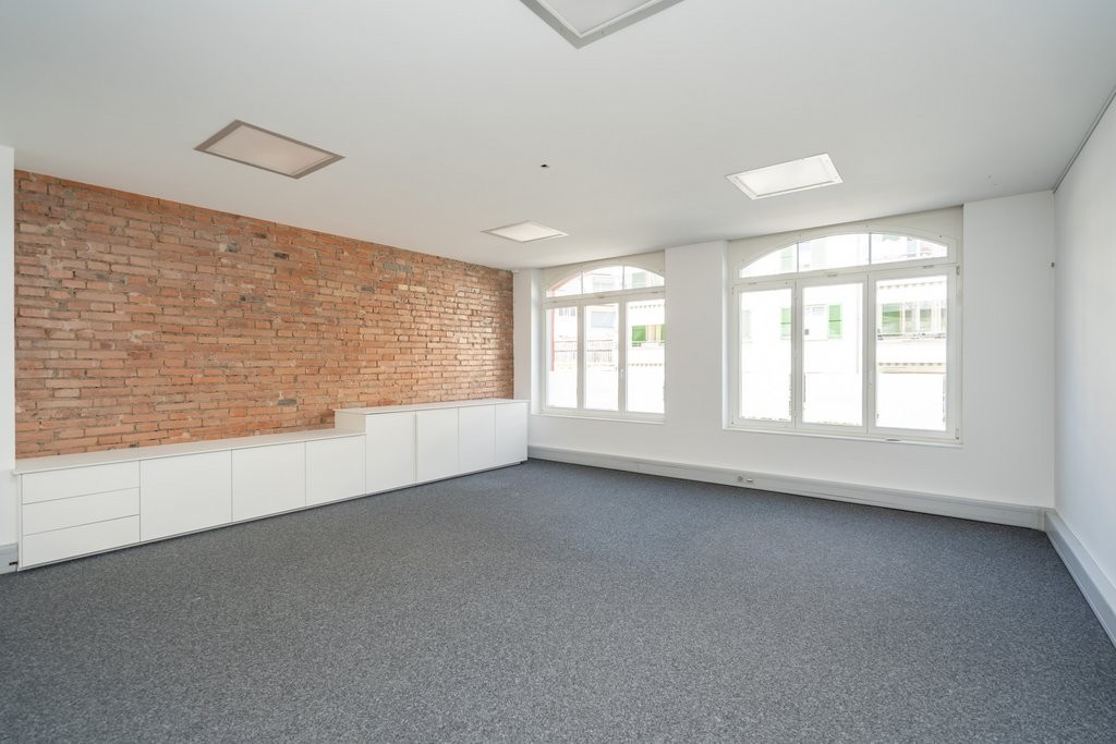 478m² bureau