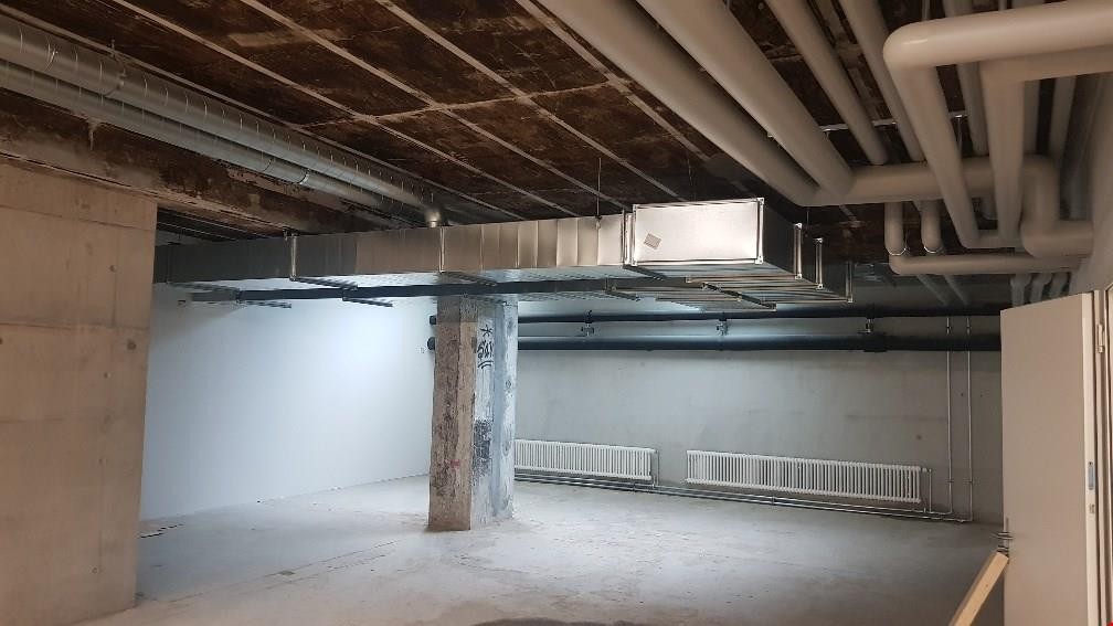 251m² commerciale, foto 8 di 9