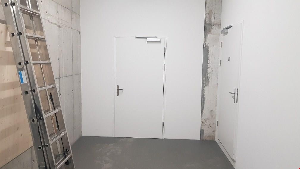 251m² commerciale, foto 5 di 9