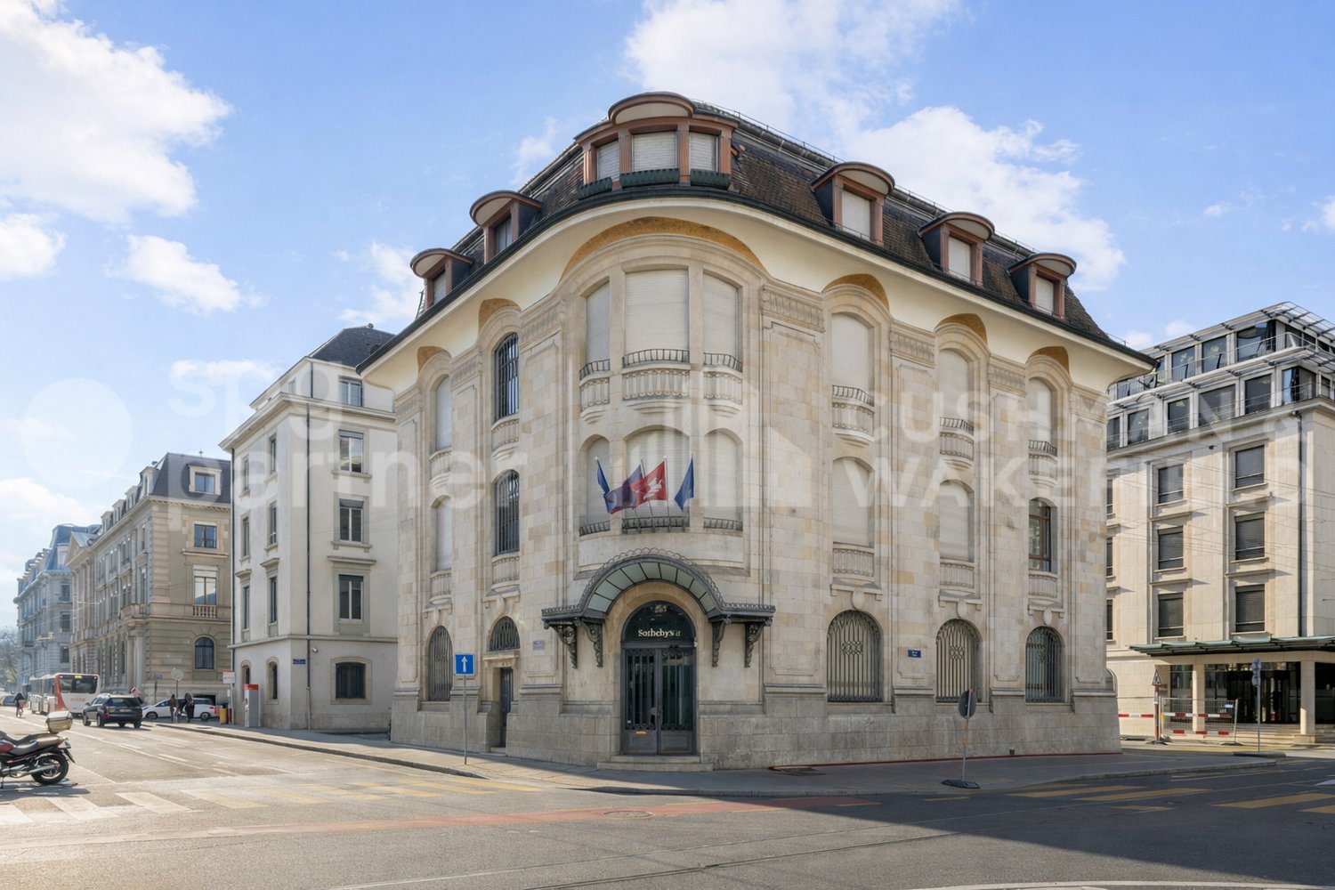 925m² ufficio, foto 1 di 10