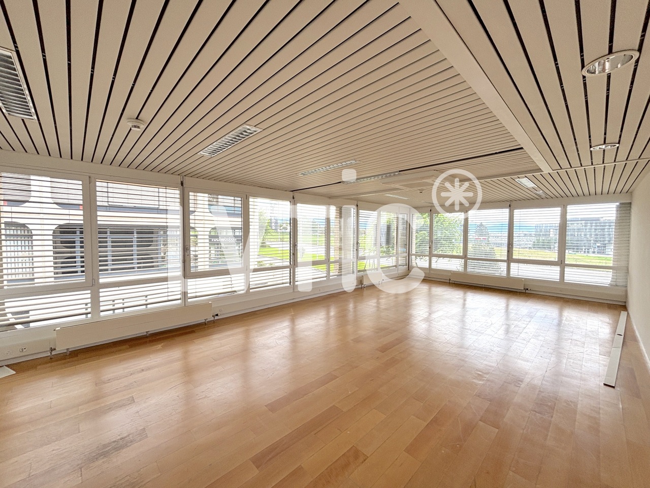 640m² negozio