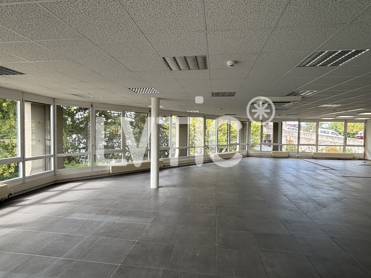 640m² negozio