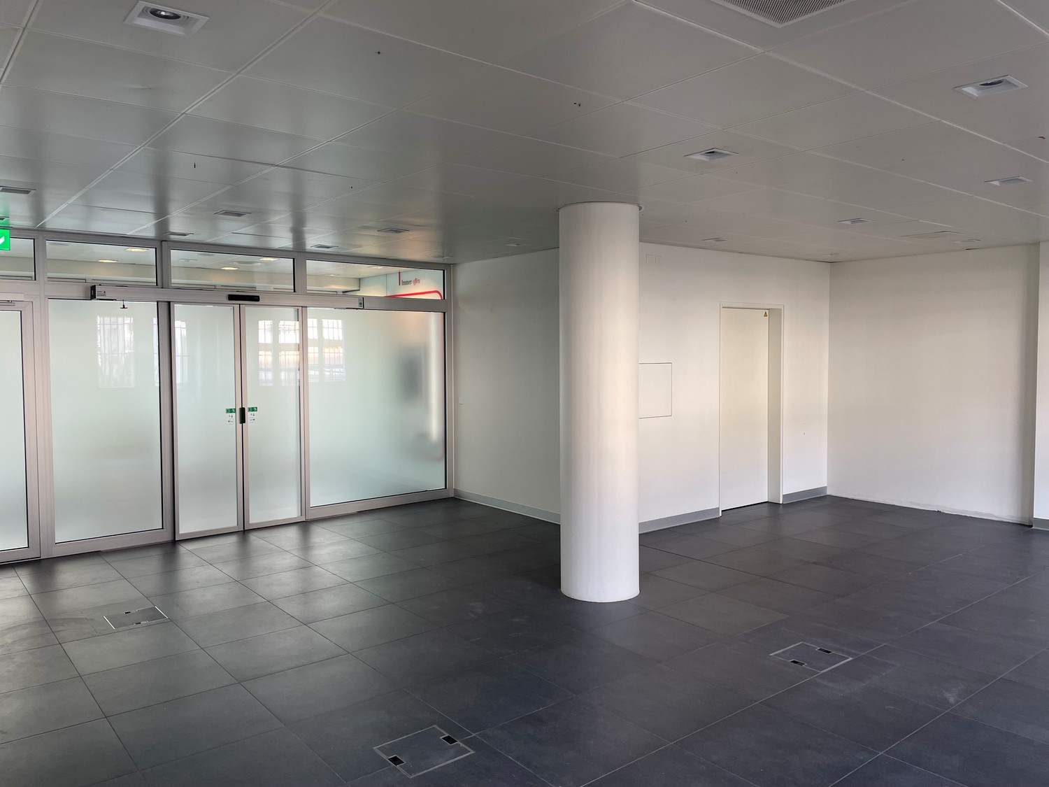 64m² commerciale