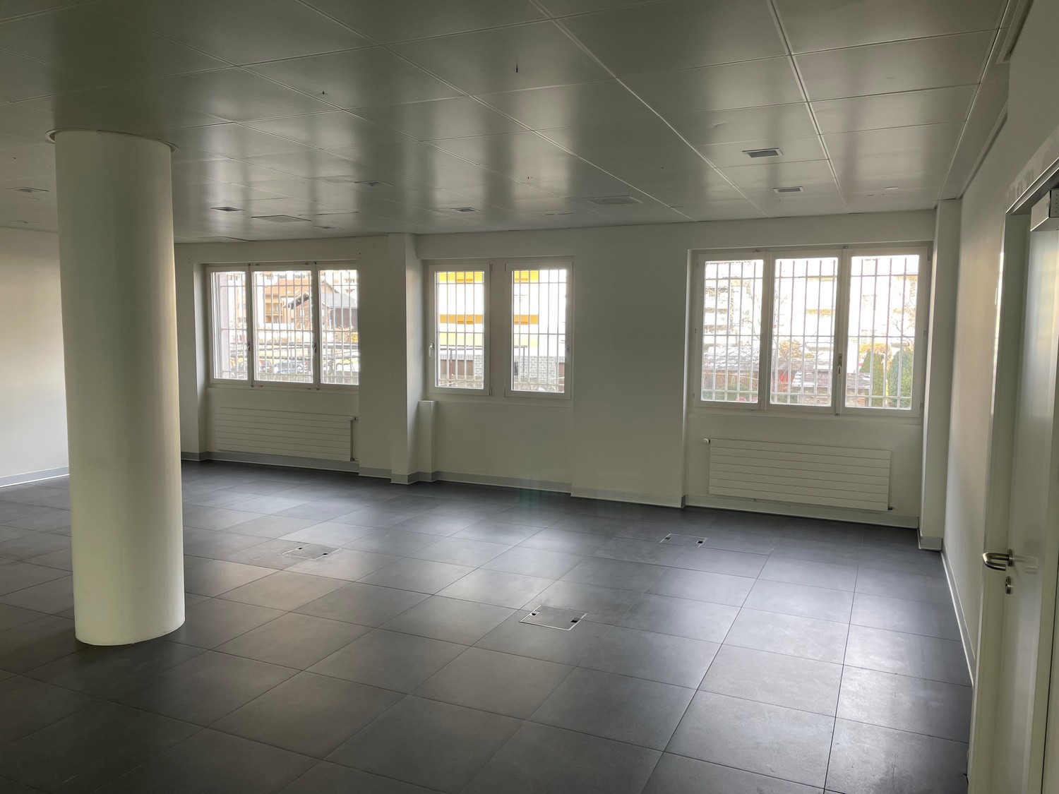 64m² commerciale