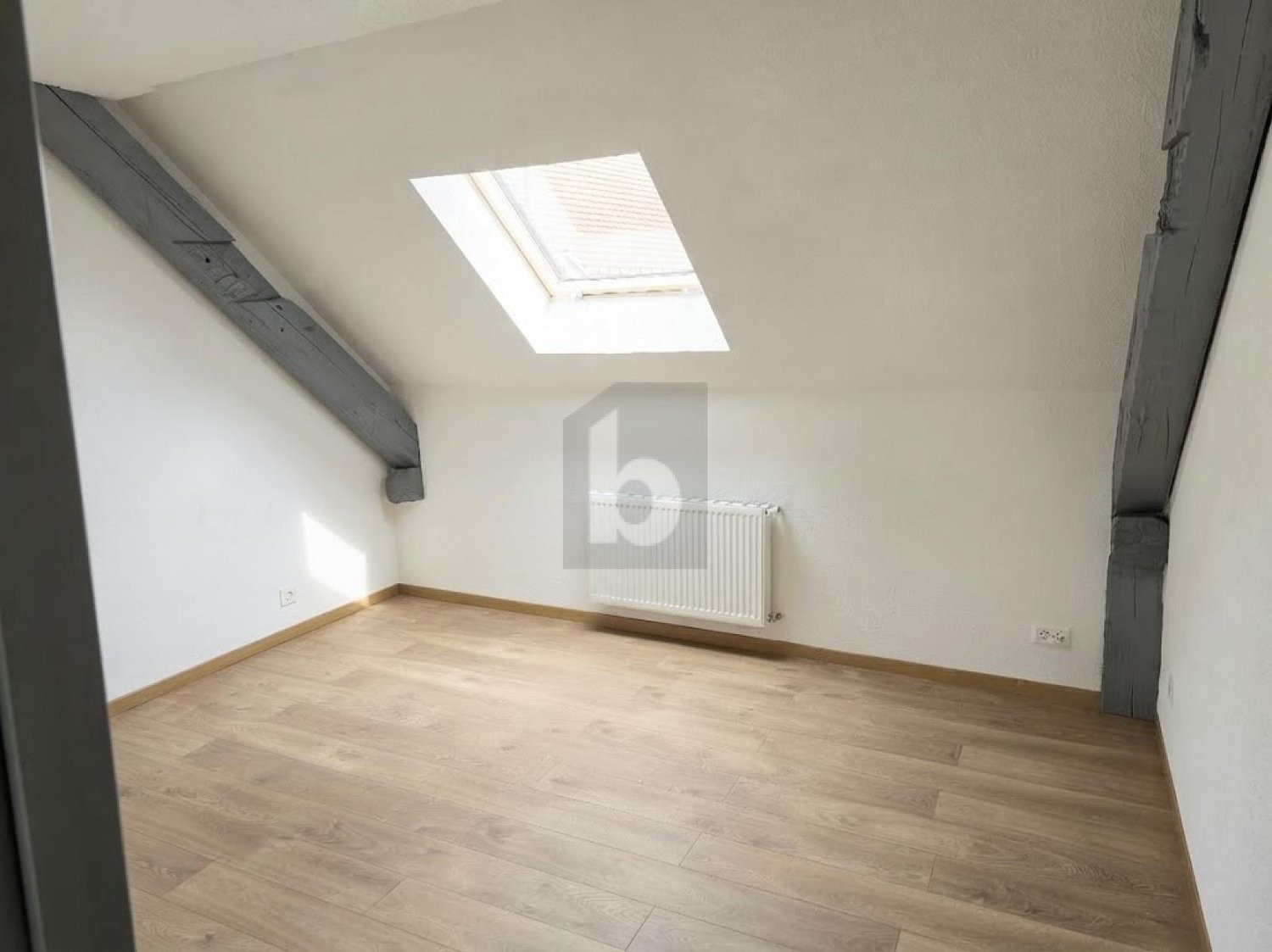appartamento mansardato di 3 locali, foto 4 di 4