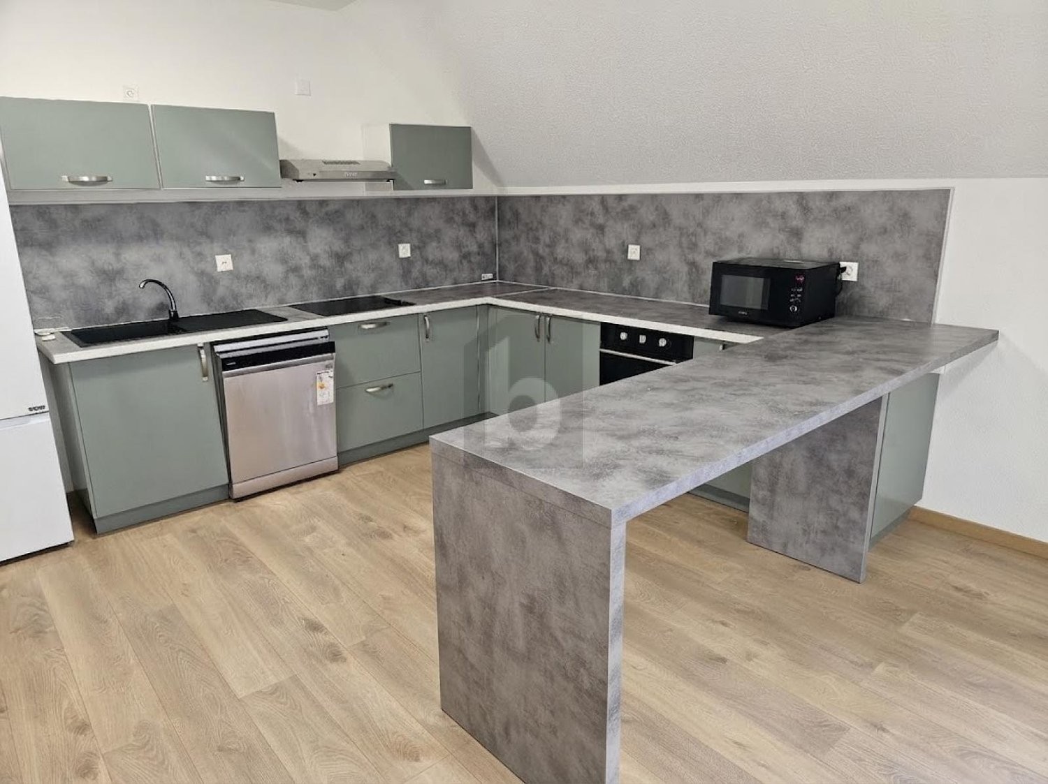 appartamento mansardato di 3 locali, foto 1 di 4