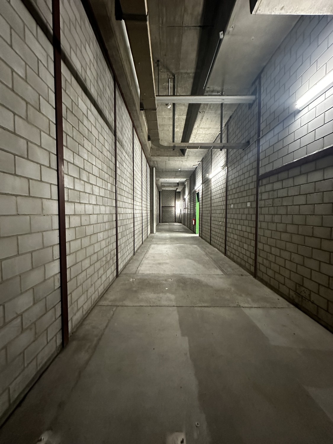 84m² magazzino