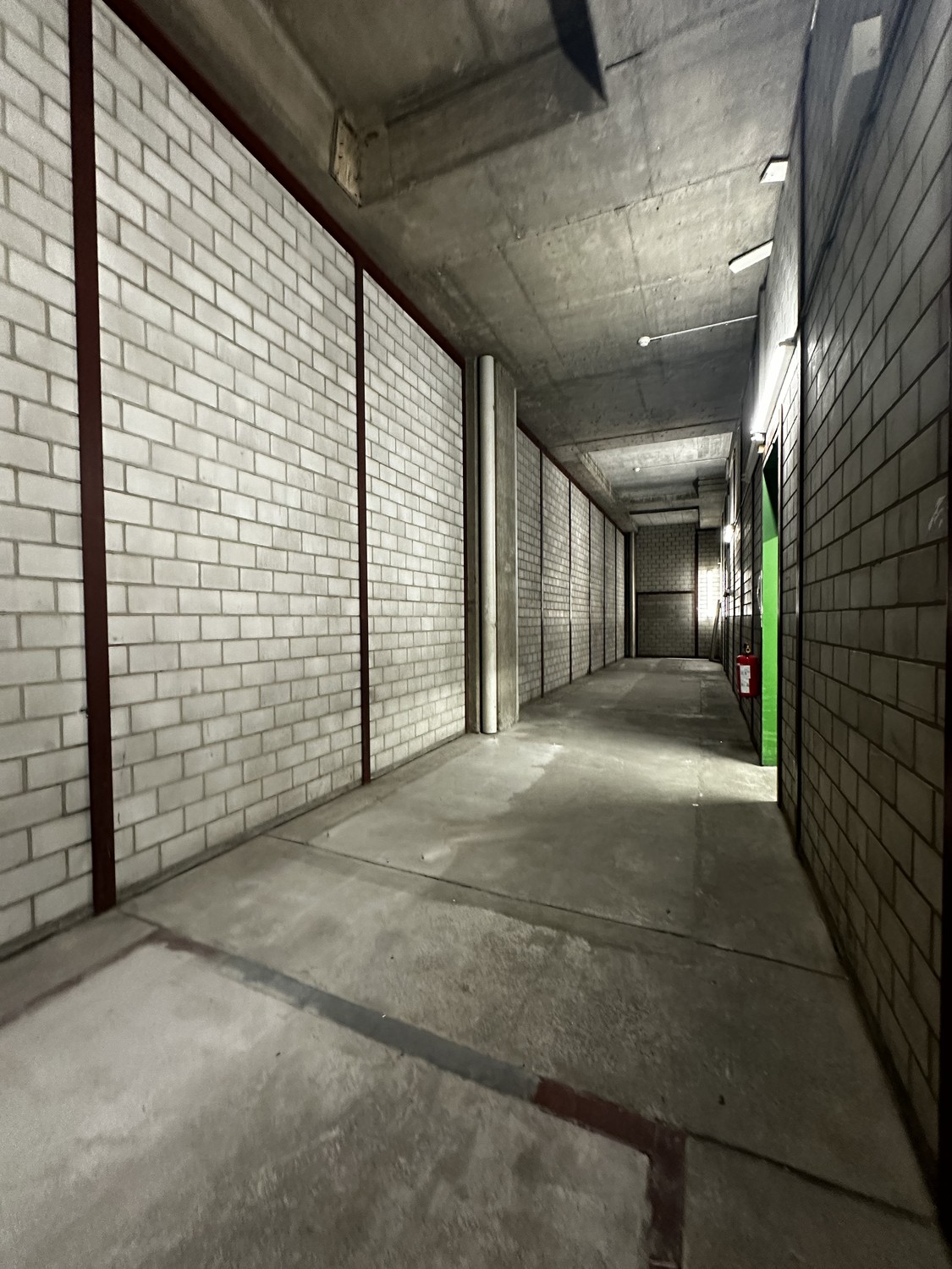 84m² magazzino