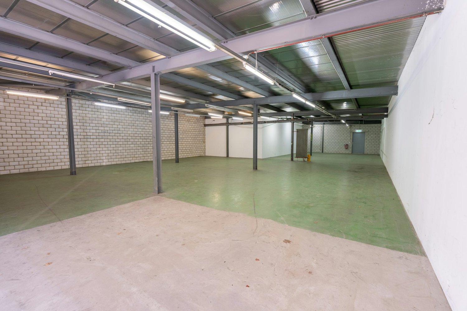 813m² commerciale
