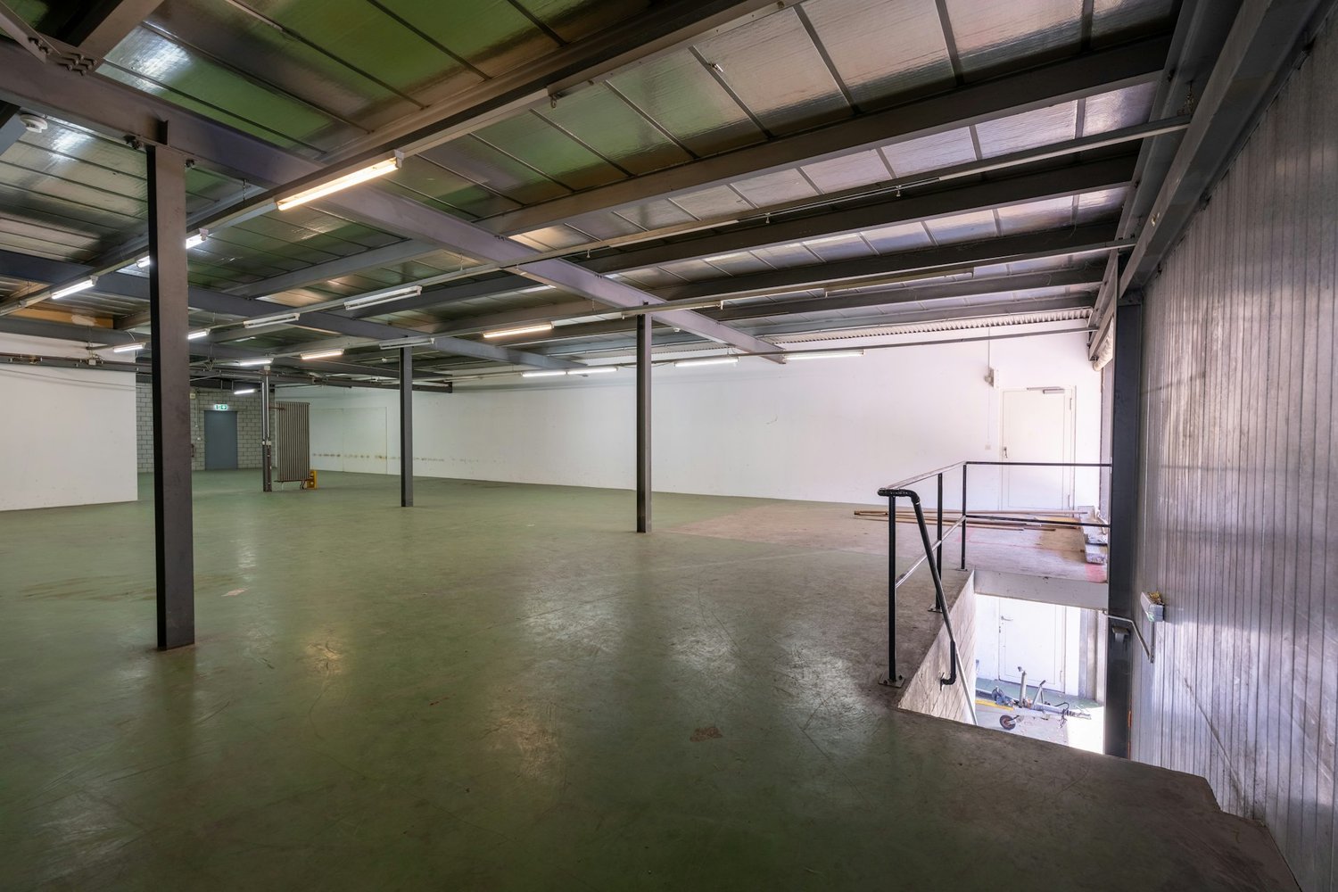 813m² commerciale