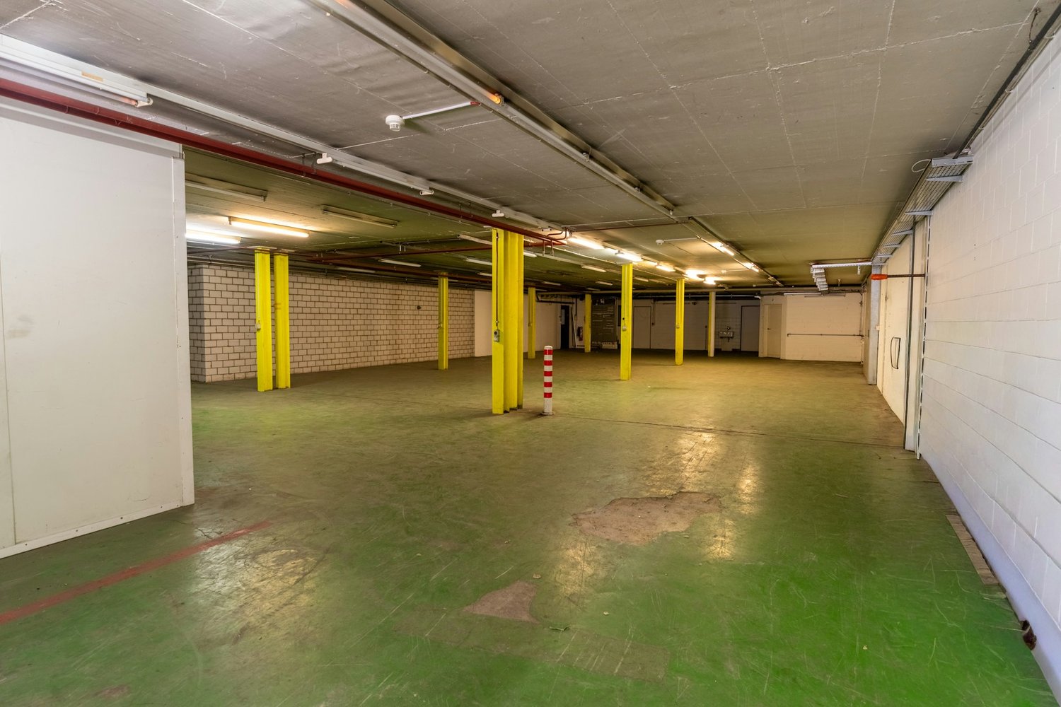 813m² commerciale