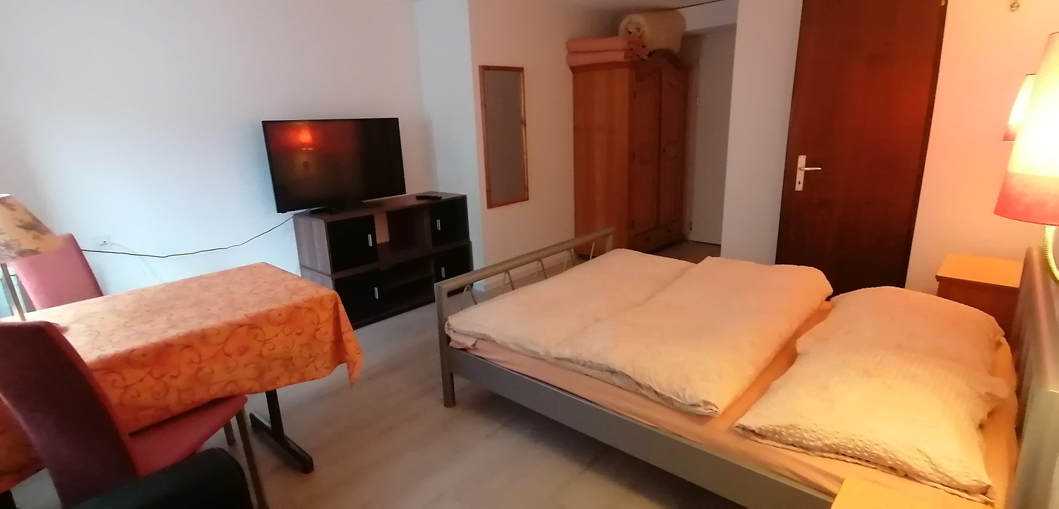 Camera in un appartamento condiviso, foto 2 di 5