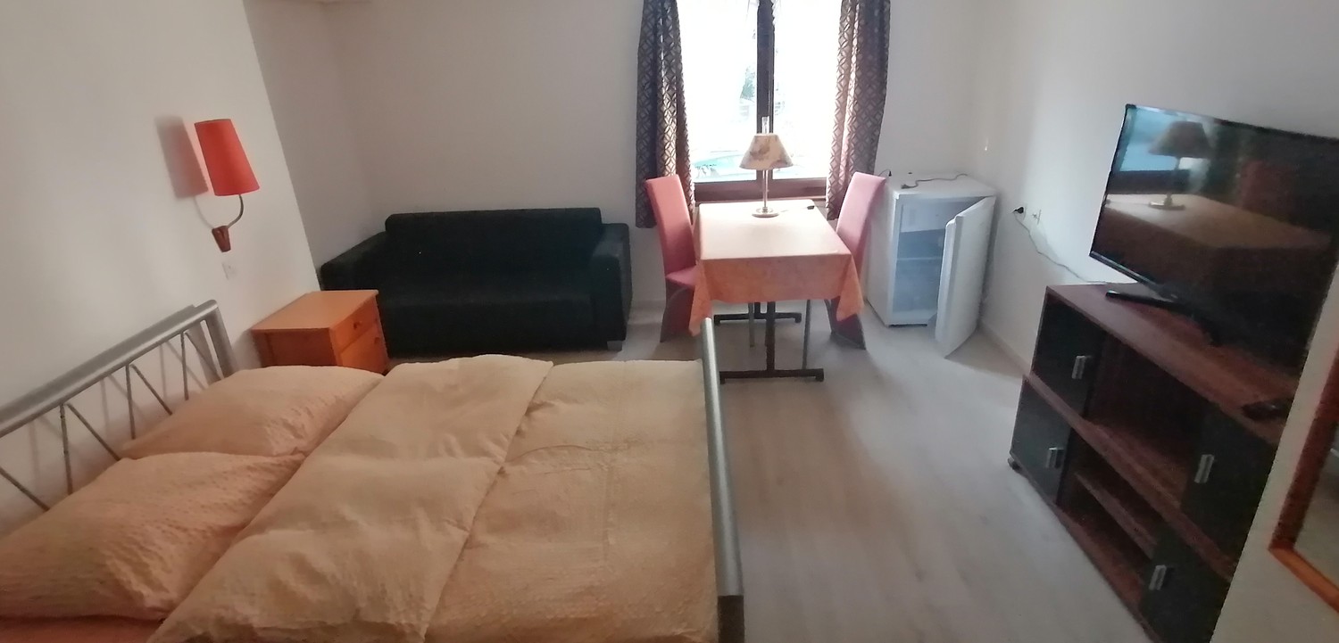 Camera in un appartamento condiviso, foto 1 di 5