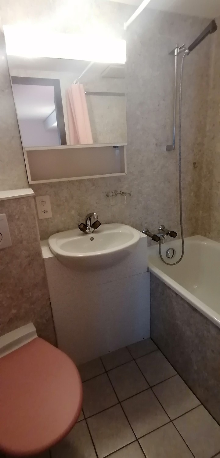 Camera in un appartamento condiviso, foto 4 di 5