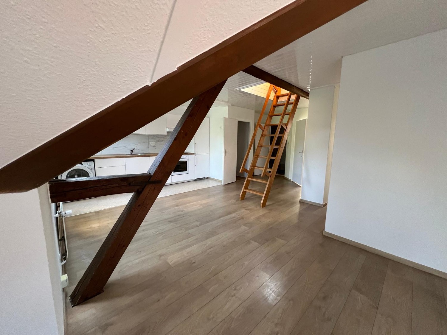 Appartamento di 4 locali, foto 3 di 8