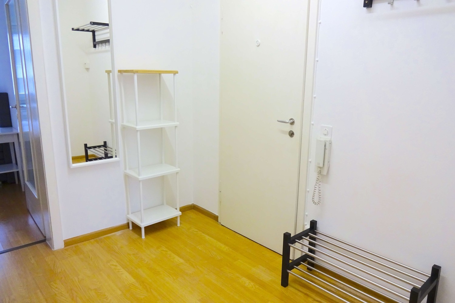 Camera in un appartamento condiviso, foto 3 di 4