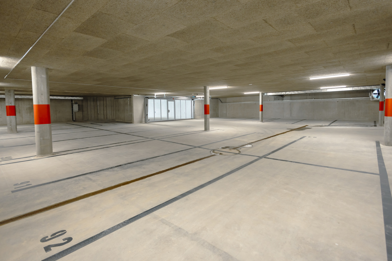 604m² ufficio, foto 8 di 10