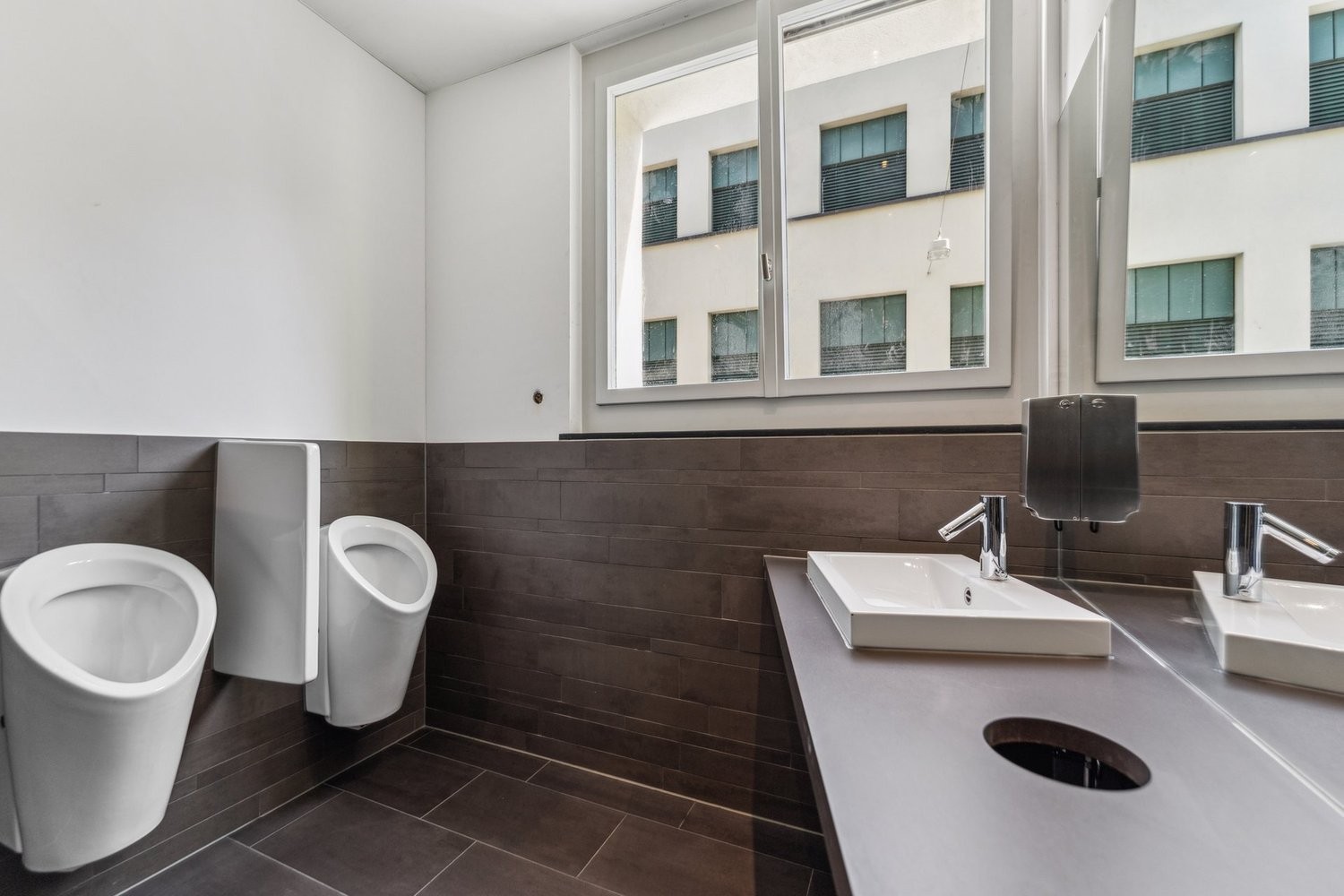 81m² bureau
