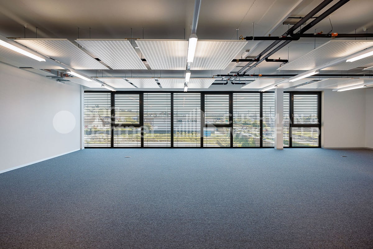 252m² office