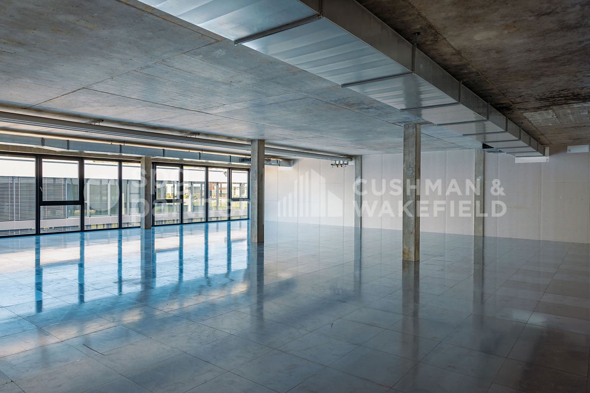 252m² office