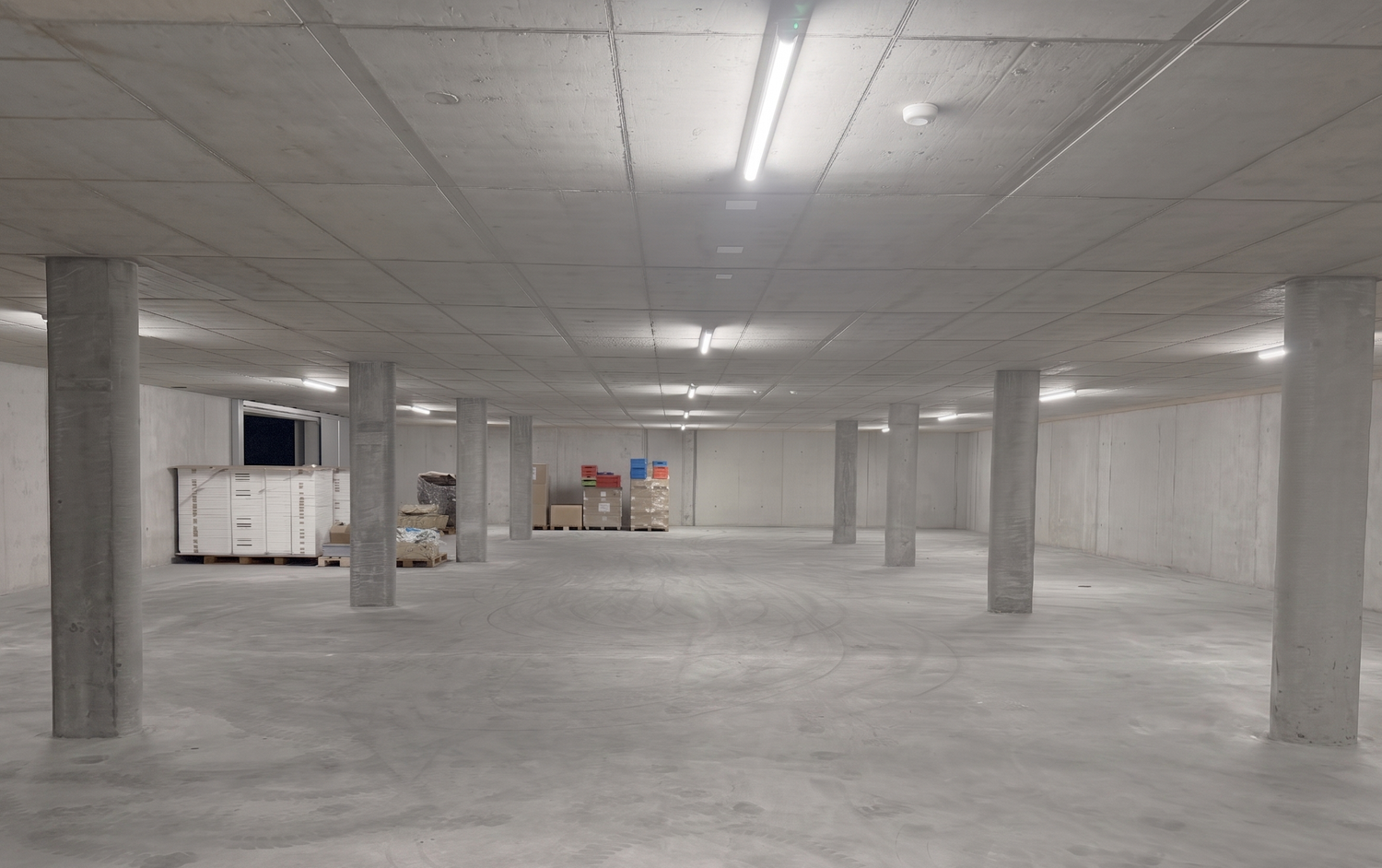 1800m² commercial