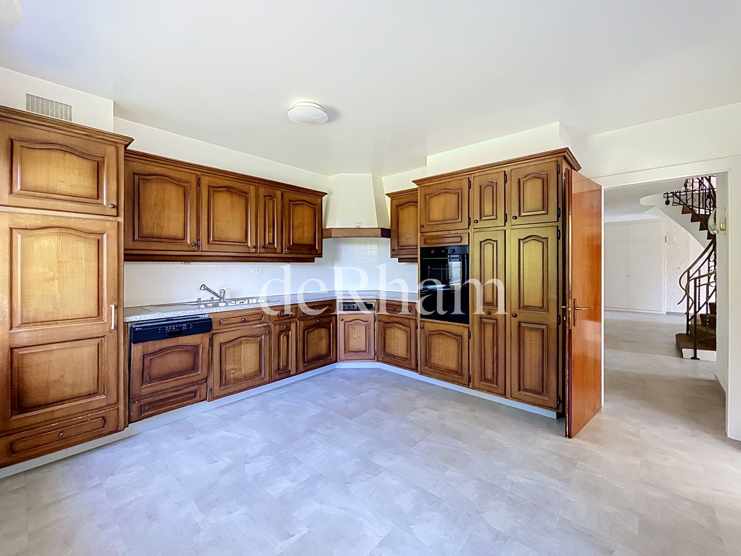 7 rooms apartment