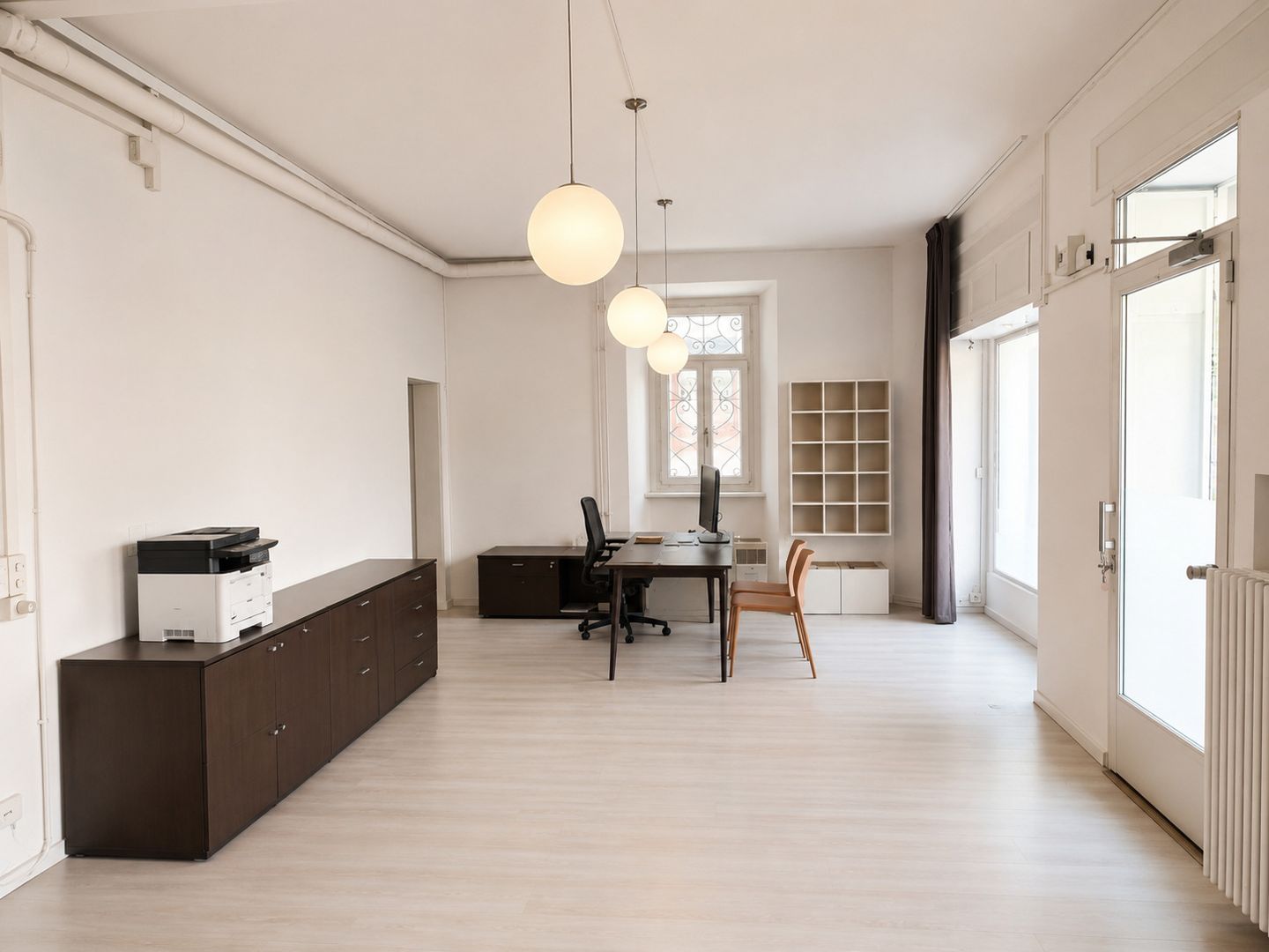 70m² commercial, foto 1 di 7
