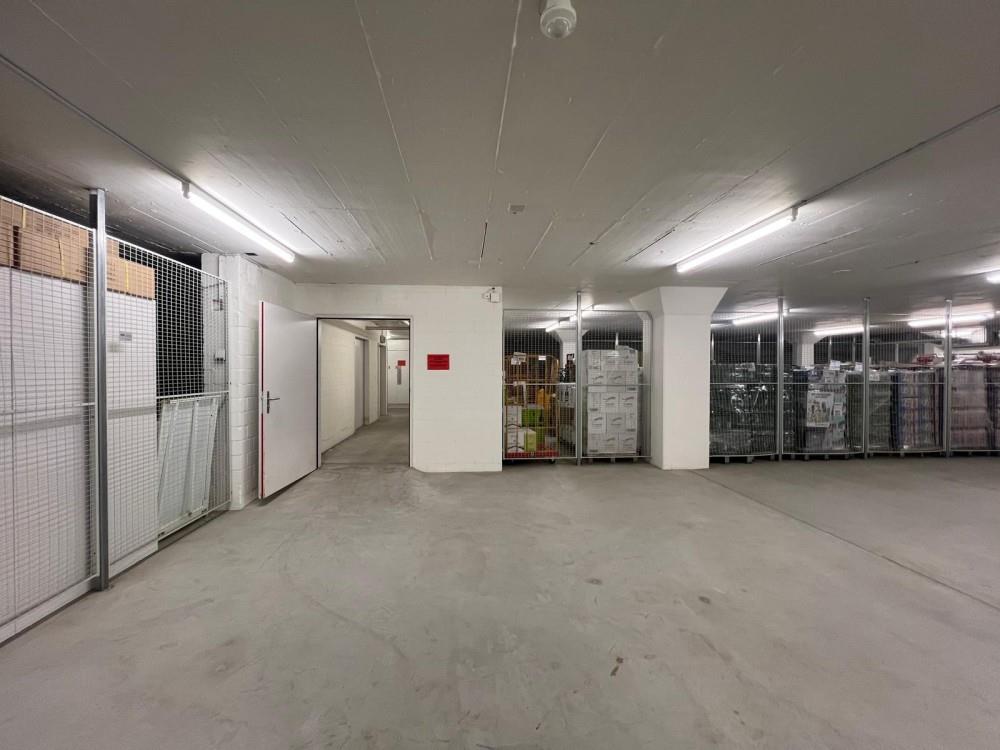 400m² di deposito