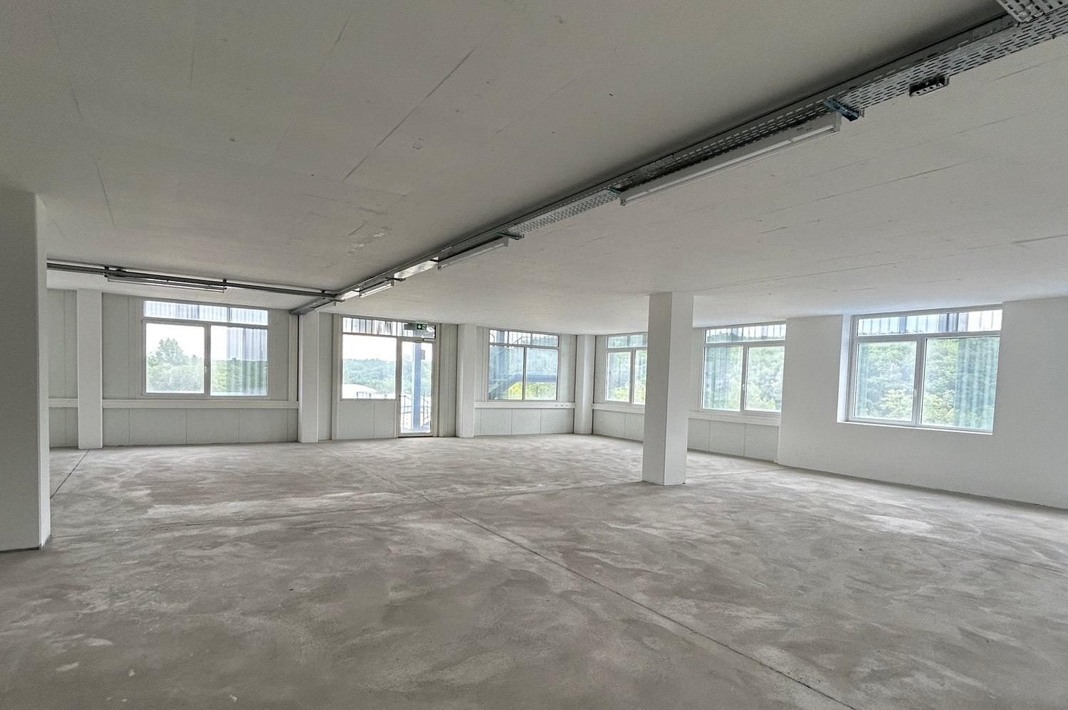 1120m² oggetto industriale, foto 2 di 8