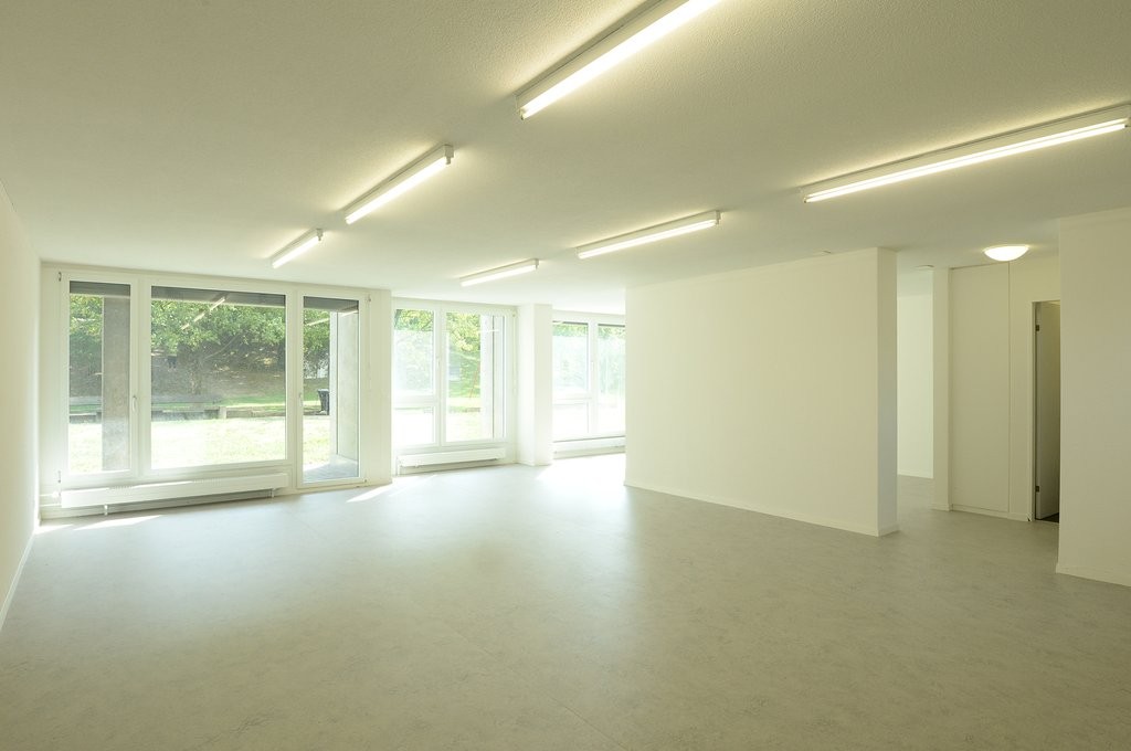 106m² commercial