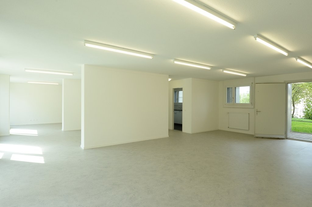 106m² commercial
