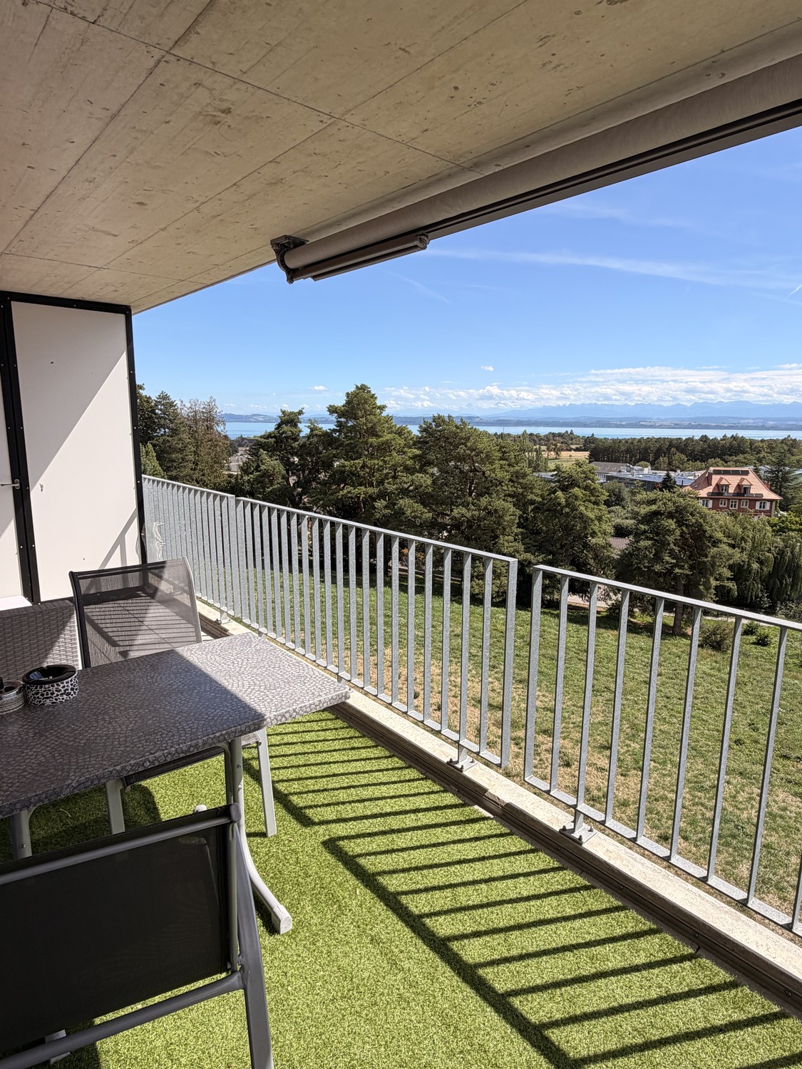 5 rooms apartment