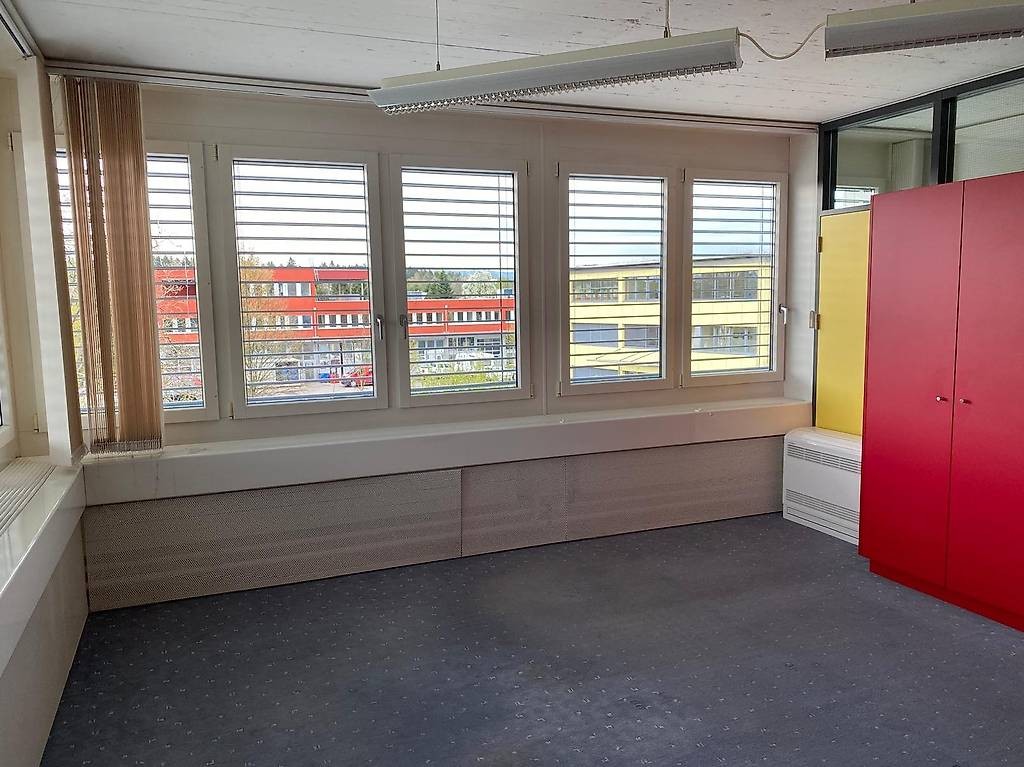 144m² commerciale