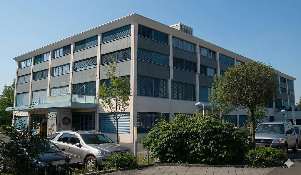 144m² commerciale