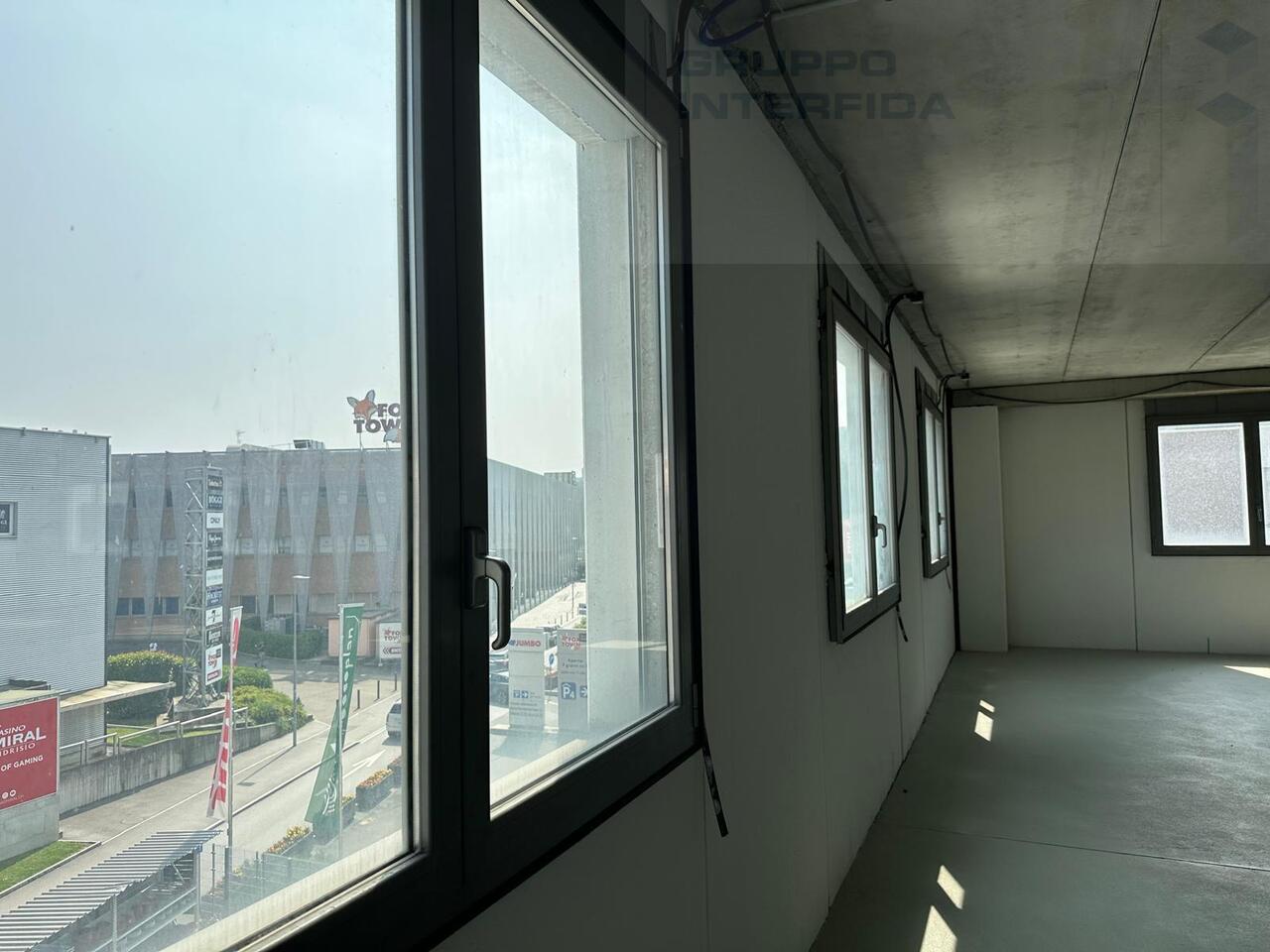 223m² bureau