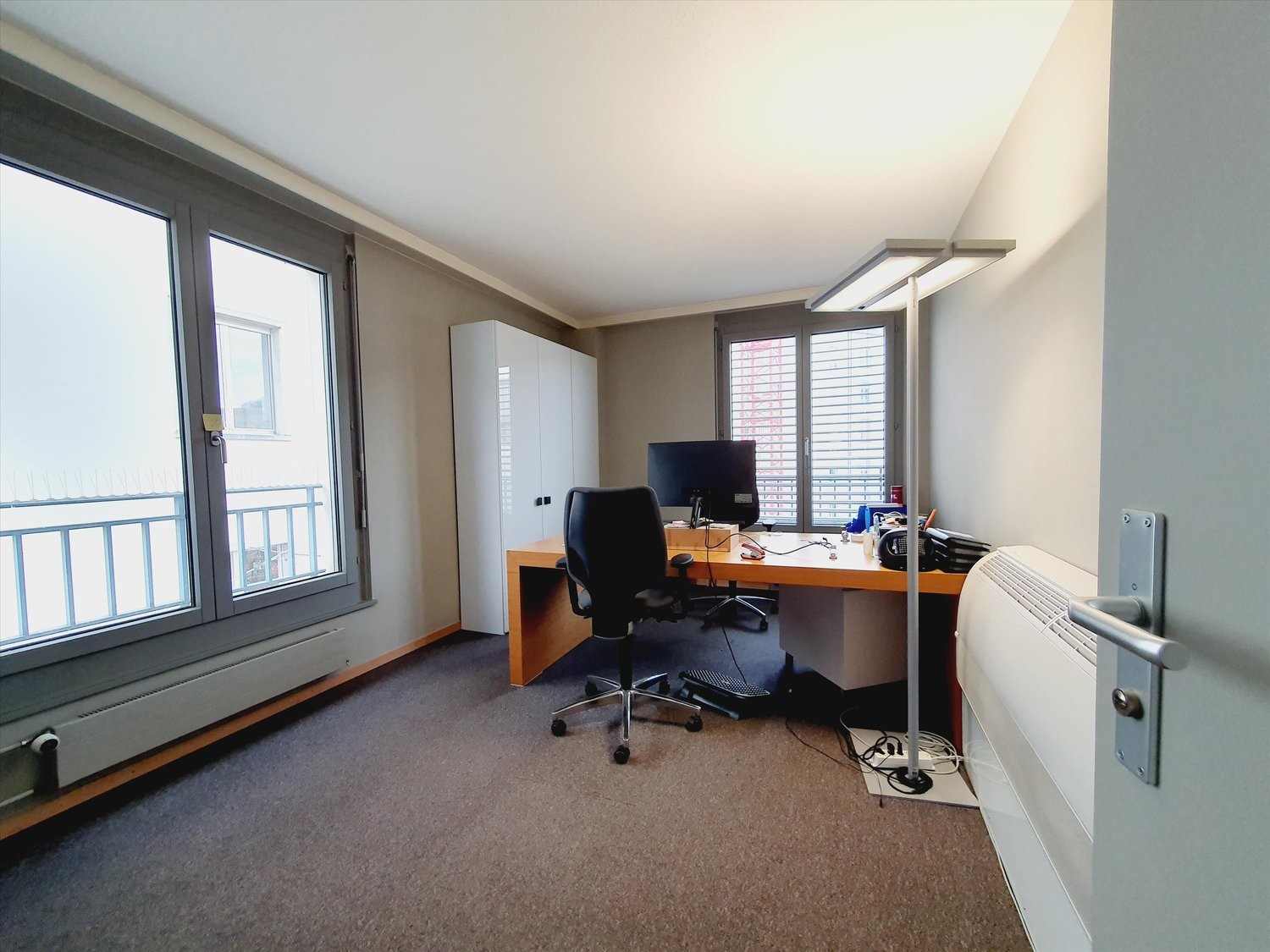 97m² office