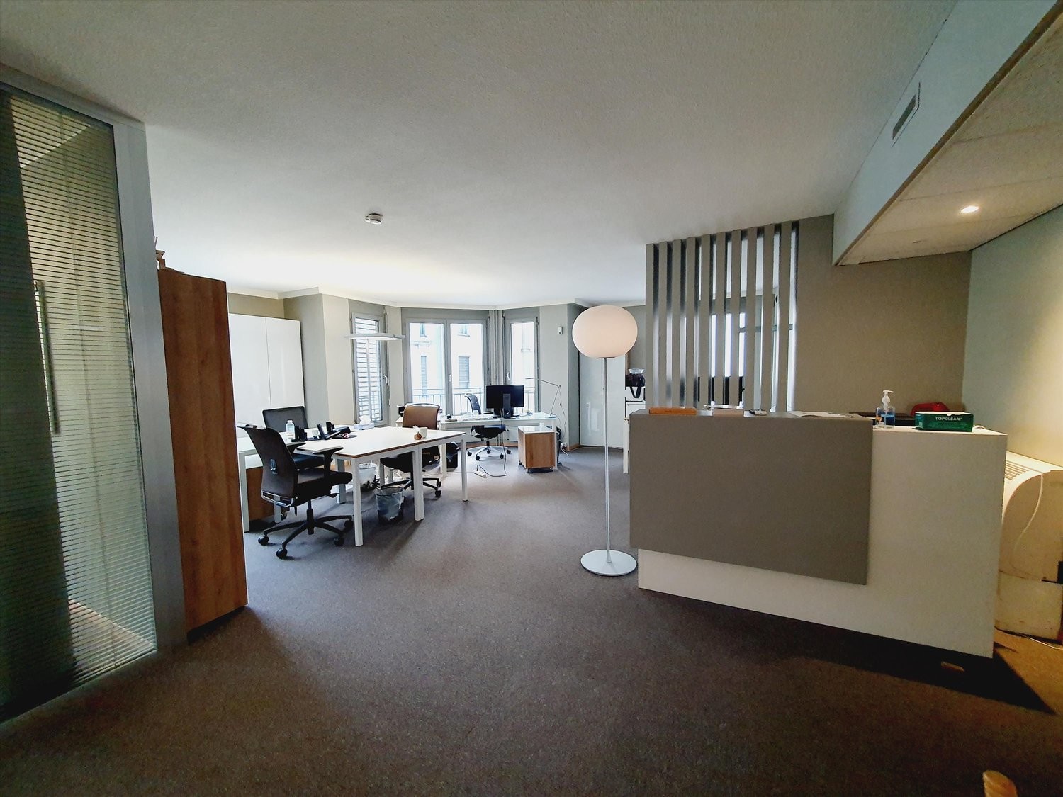 97m² office