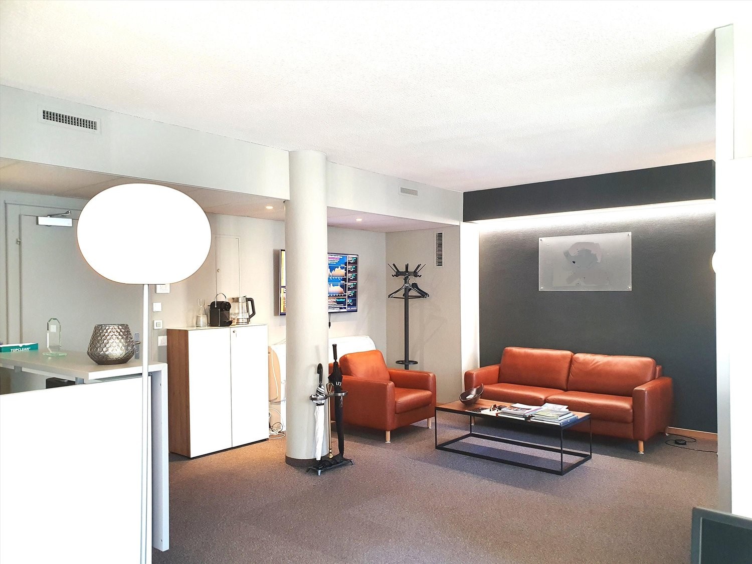 97m² office