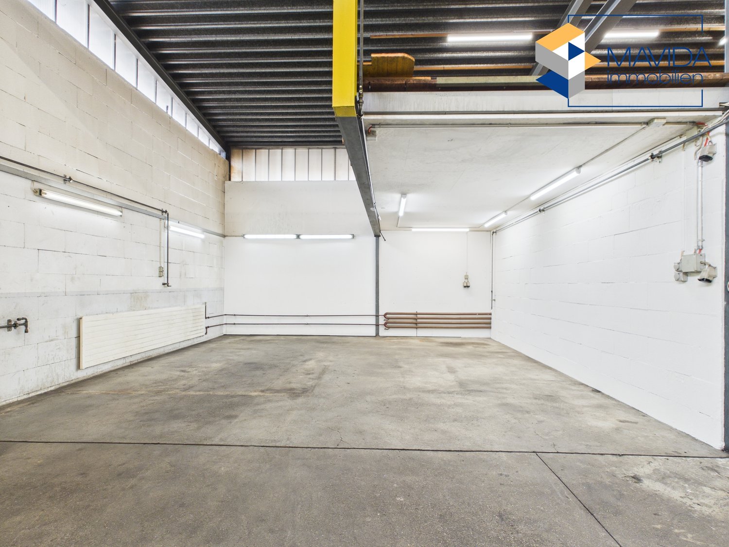 287m² workshop