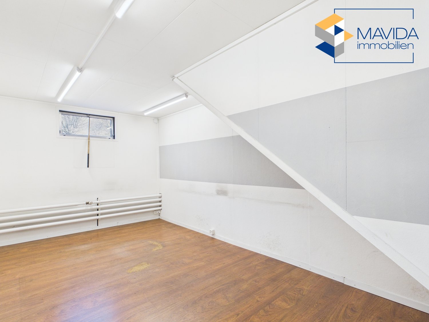 287m² workshop