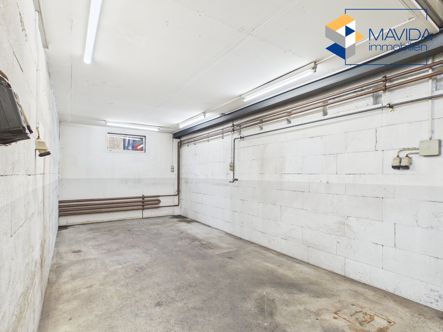 287m² workshop
