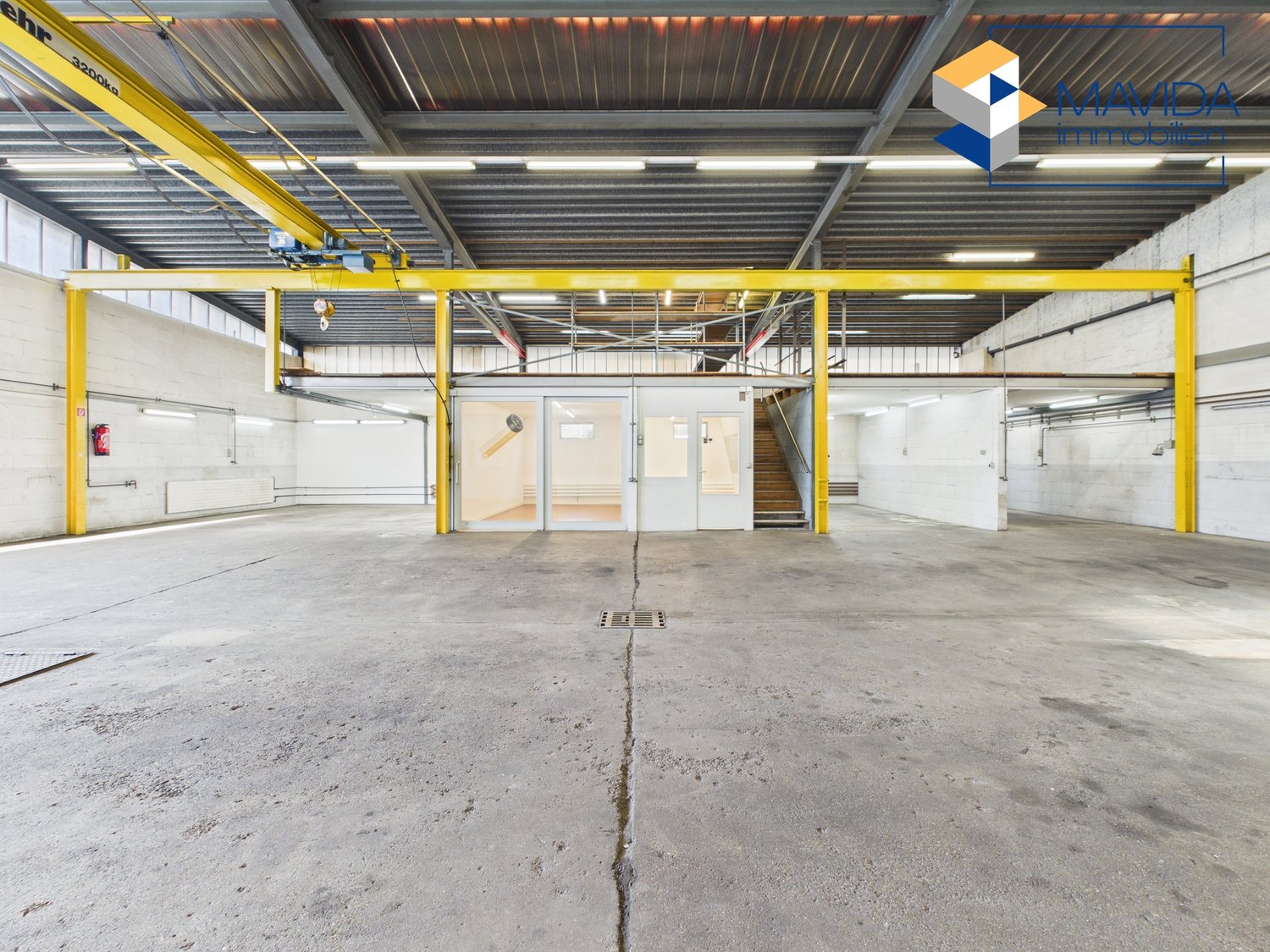 287m² workshop