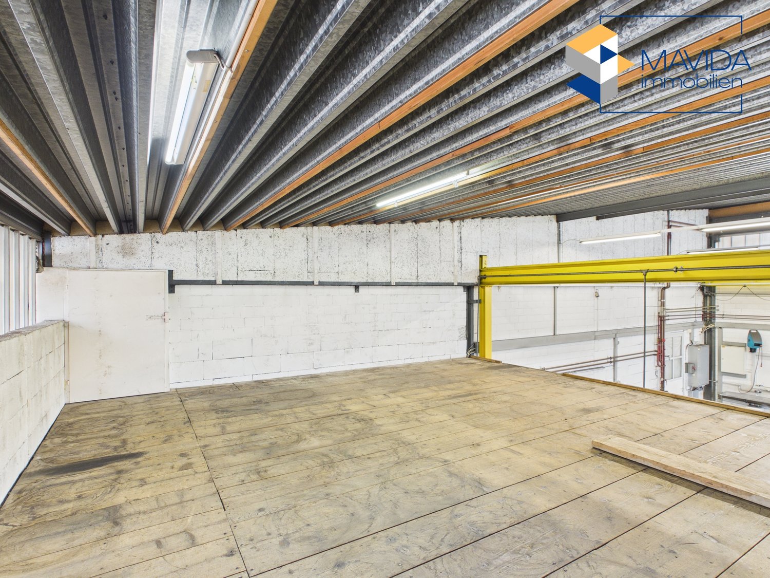 287m² workshop