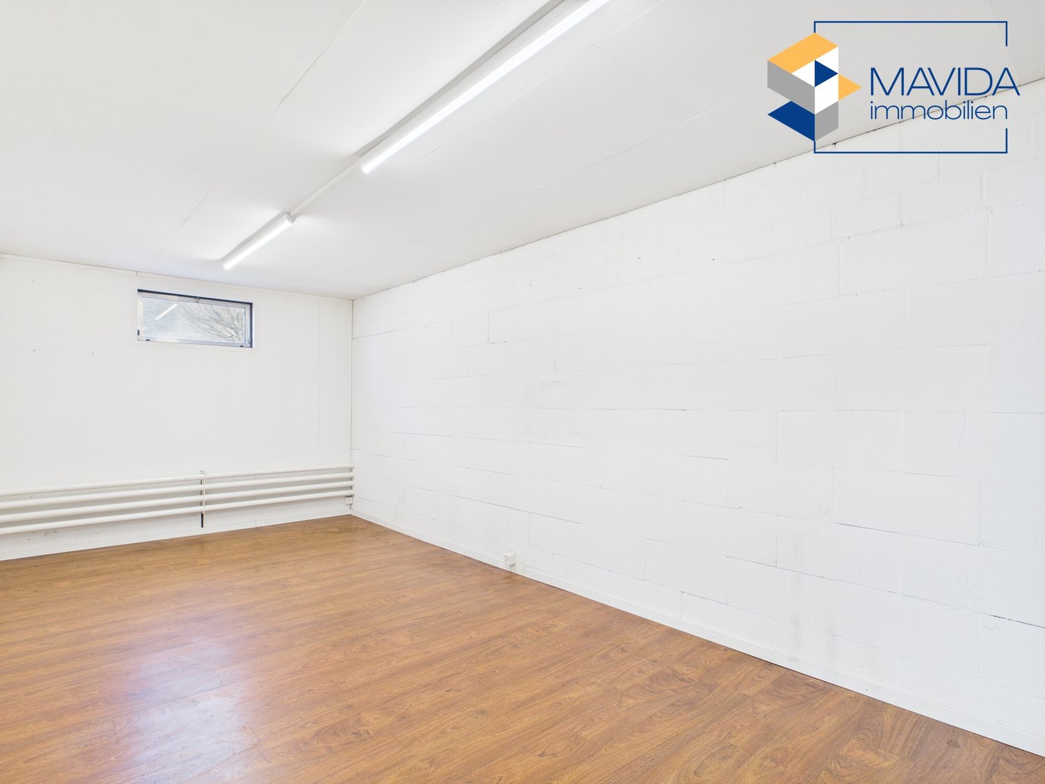 287m² workshop